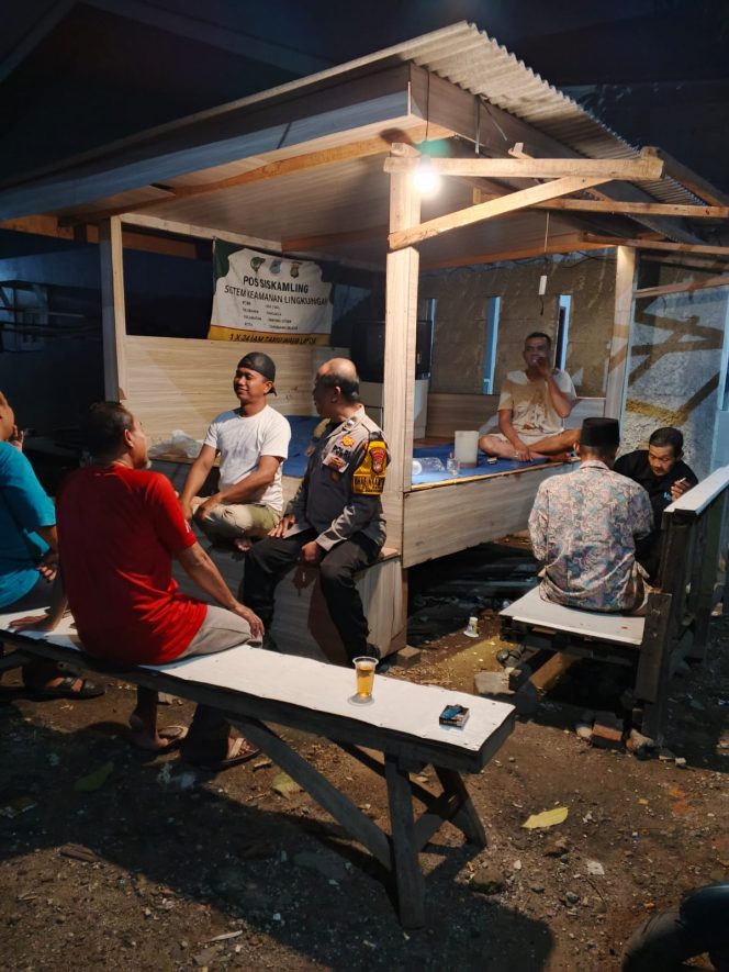 
					Cegah Gangguan Kamtibmas, Polsek Serpong Lakukan Pengecekan Poskamling Terpadu