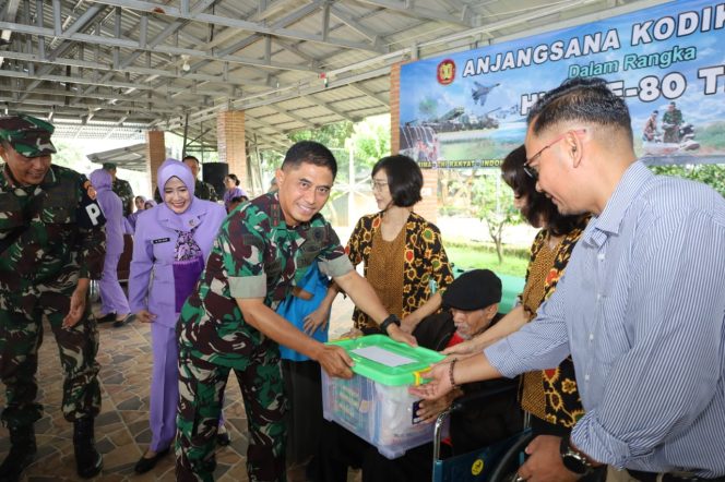 
					TNI Bagikan Bantuan dan Layanan Kesehatan dalam Rangka HUT ke-80 TNI