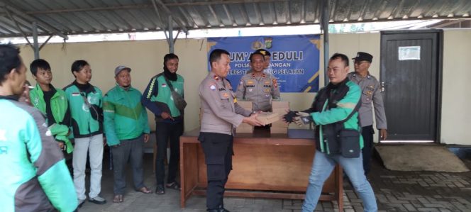 
					Polsek Pagedangan Gelar Jum’at Peduli, Wujudkan Kedekatan Polisi dengan Masyarakat