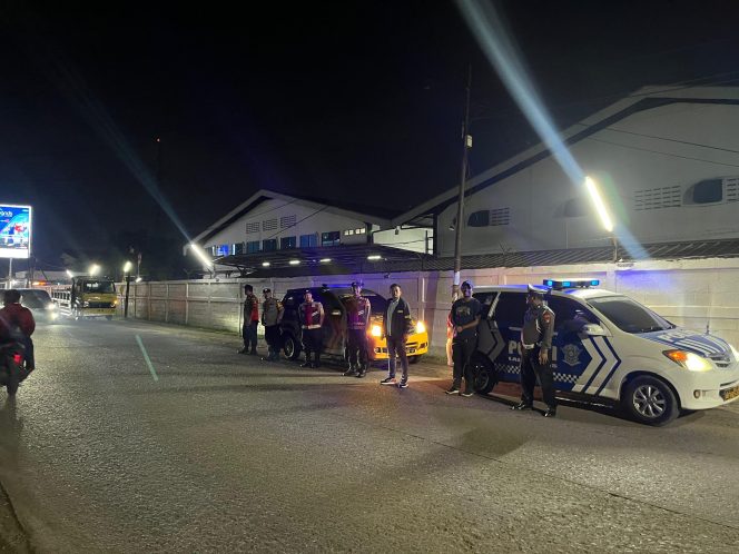 
					Polsek Legok Gelar Patroli Skala Besar, Antisipasi Guantibmas di Wilayah Legok