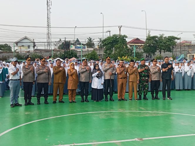 
					Danramil Balaraja Ikuti Pembina Upacara SMA Negeri 1 dan MAN 4 Kab. Tangerang