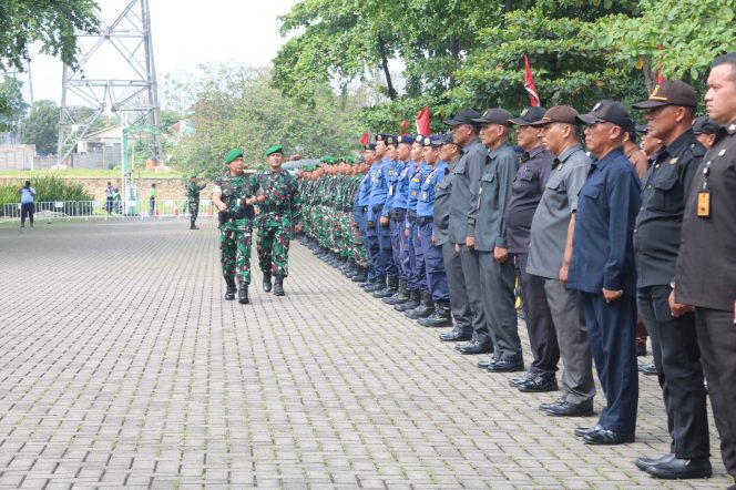 
					Korem 052/Wijayakrama Gelar Apel Kesiapsiagaan Hadapi Konflik Sosial di Tangerang