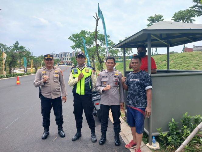 
					Kapolsubsektor Serua Laksanakan Giat Sambang di Perumahan Citra Garden, Sampaikan Pesan Kamtibmas dan Laporan Akses Jalan Alternatif