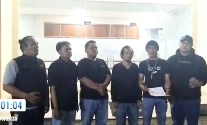 
					Ambarita Resmi Laporkan 10 Pelaku Tindak Kekerasan Terhadap Dirinya ke Polda Metro Jaya