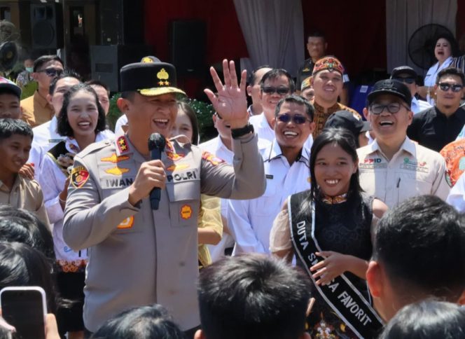 
					Tinjau MBG Bersama Gubernur dan Pangdam, Kapolda Kalteng Harapkan Program Ini Dapat Tingkatkan Gizi Anak-Anak di Barsel