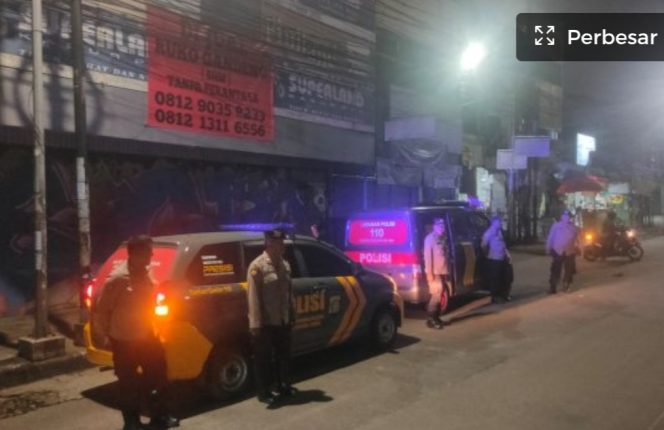 
					Polsek Ciputat Timur Gelar KRYD Patroli Strong Point Untuk Cegah Gangguan Kamtibmas