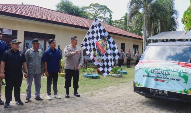 
					Kapolres Kobar Lepas Hasil Panen Raya Jagung Kuartal III Menuju Bulog