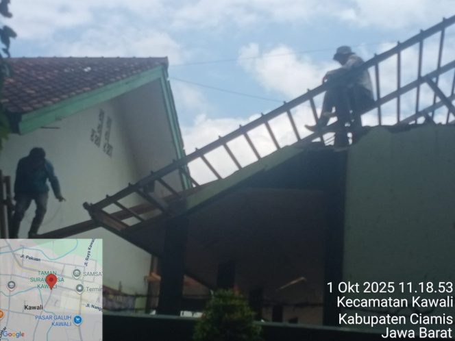 
					Proyek Revitalisasi Satuan Pendidikan SDN 1 Kawali Di Duga Sengaja Abaikan Aturan K3.