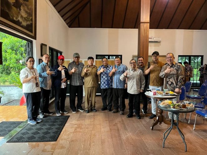
					Kunjungan Menteri Ekonomi Kreatif di DW FARM Parung Panjang