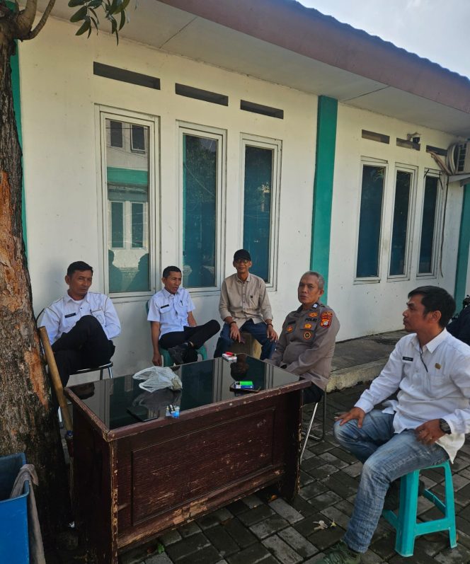 
					Coling Sistem Kapolsubsektor Graha Bunga Upaya Preventif Jaga Kamtibmas Bersama Warga