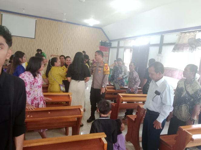 
					Dekat Dengan Warganya, Kapolsek Sungai Laur Gelar “Minggu Kasih” Bersama Jemaat Gereja Misi Injili Indonesia
