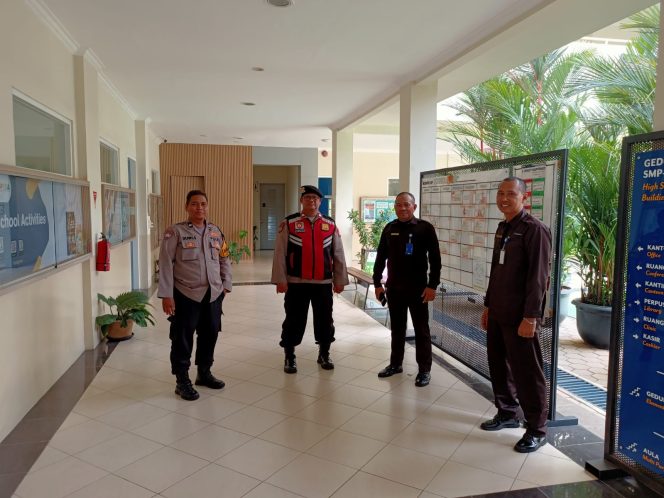 
					Ciptakan Rasa Aman di Lingkungan Pendidikan, Polsek Pondok Aren Patroli ke Mentari Intercultural School