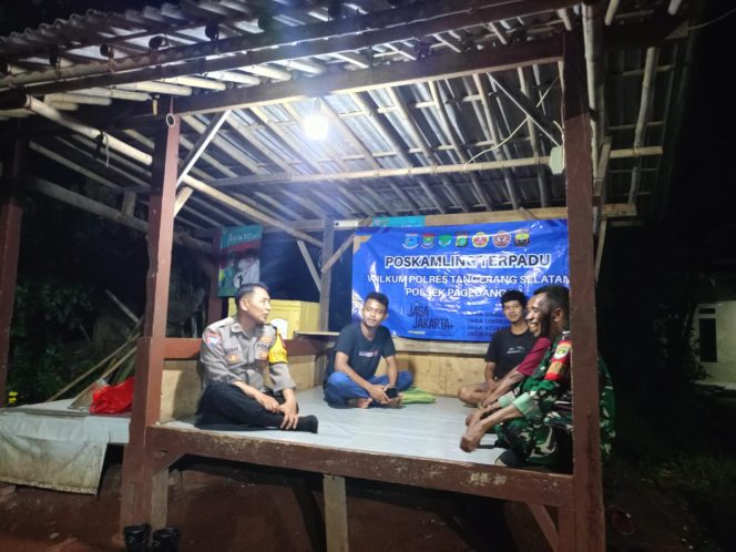 
					Dekatkan Diri ke Warga, Bhabinkamtibmas Pakulonan Barat Gelar DDS dan Sosialisasi Layanan Kepolisian