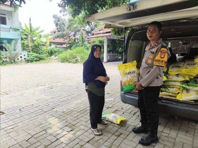 
					Dorong Kepedulian Warga, Polsek Pagedangan Lakukan Pengecekan Poskamling Terpadu di Desa Karang Tengah