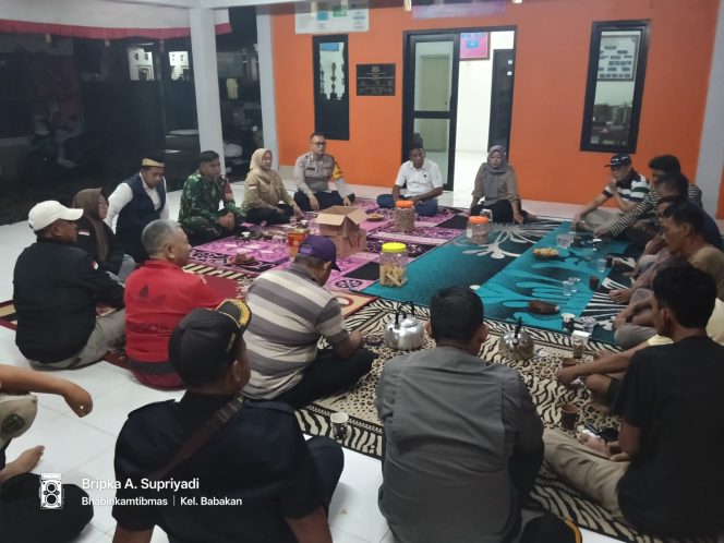 
					Bhabinkamtibmas Kelurahan Babakan Gelar Sambang Potmas dan Cooling System, Ajak Warga Jaga Kondusifitas Wilayah