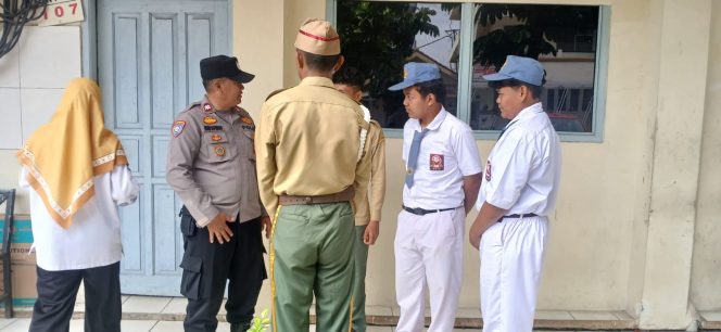 
					Lewat Program CETAR, Bhabinkamtibmas Aiptu Udin Saprudin Ajak Pelajar Kedaung Jauhi Tawuran dan Fokus Raih Prestasi