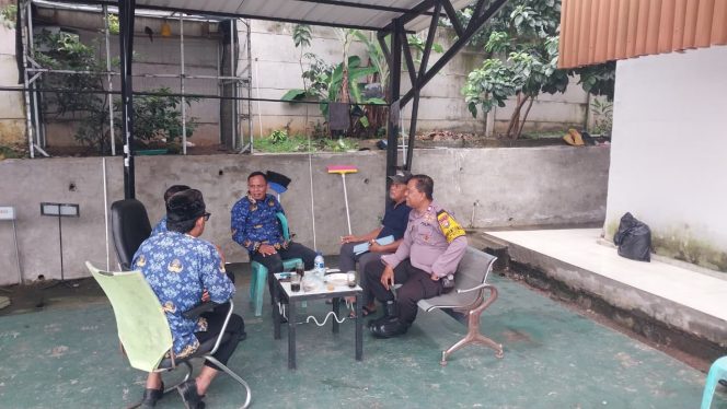 
					Ciptakan Lingkungan Aman, Bhabinkamtibmas Babakan Aktifkan Cooling System di Kelurahan