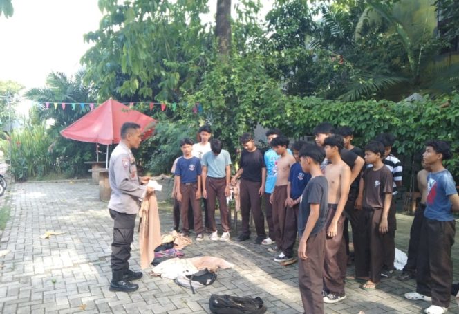 
					Cegah Tawuran Pelajar, Bhabinkamtibmas Parigi Lama Gelar Patroli CETAR di Danau Situ Parigi