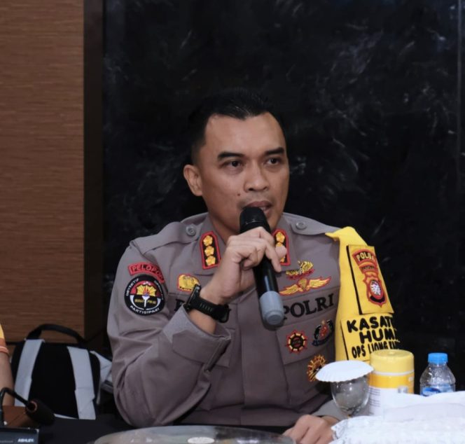 
					Setelah 2 kali mangkir, RK berhasil dijemput oleh Penyidik Polda Kalbar