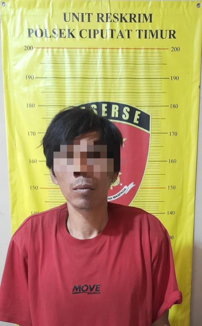 
					Polsek Ciputat Timur Amankan Pelaku Percobaan Pencurian Celana Dalam di Pisangan, Ciputat Timur yang ditangkap warga