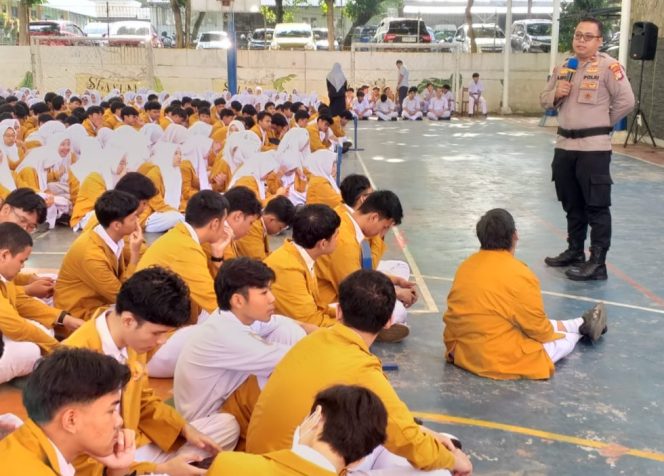 
					Cegah Tawuran Antar Pelajar, Sat Binmas Polres Tangsel Giatkan Penyuluhan Kamtibmas di SMA Muhammadiyah 25 Pamulang