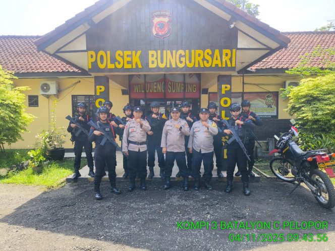 
					Patroli Dialogis Brimob Jabar Wujudkan Keamanan & Ketertiban di Purwakarta