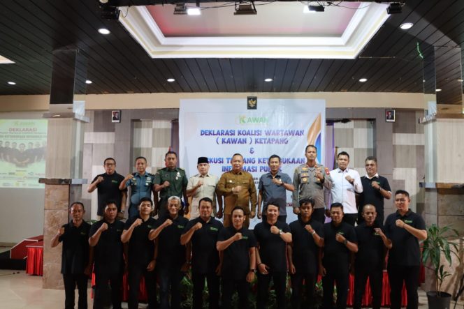 
					Wakapolres Ketapang Hadiri Deklarasi Koalisi Wartawan (KAWAN) Ketapang dan Diskusi Tentang Keterbukaan Informasi Publik