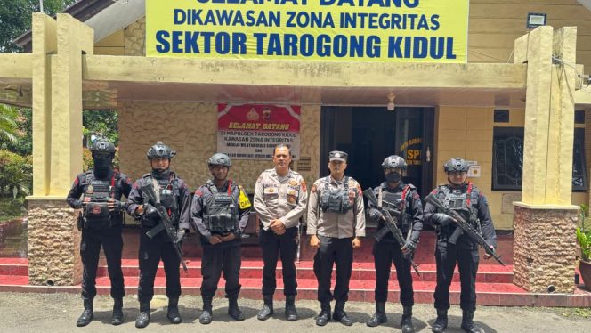 
					Patroli Dialogis Brimob Jabar di Tarogong Kidul, Wujud Kehadiran Negara di Tengah Masyarakat