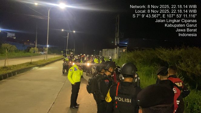 
					Patroli Malam Brimob Jabar Jaga Kondusivitas Wilayah Garut