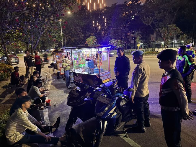 
					Polsek Kelapa Dua Patroli Strong Point Cegah Gangguan Kamtibmas