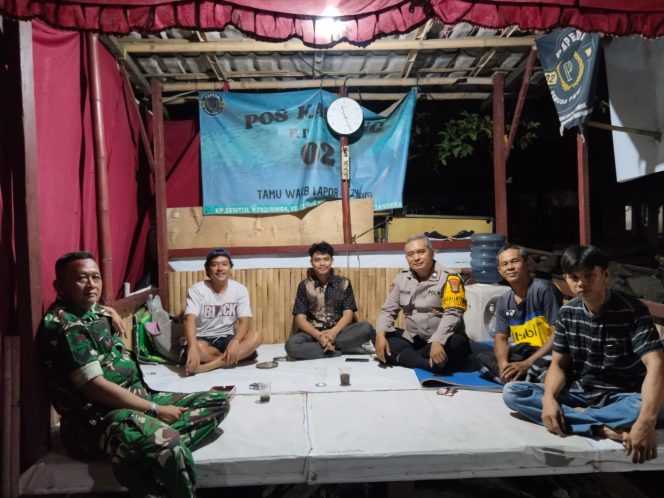 
					Bhabinkamtibmas Curug Kulon Ajak Warga Aktif Jaga Keamanan Lewat Pos Kamling Terpadu