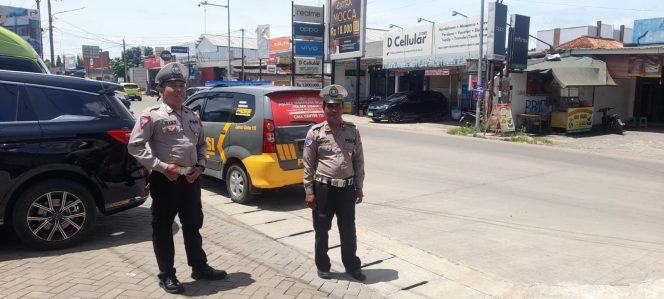 
					Pastikan Lingkungan Aman, Polsek Cisauk Patroli Mobile dan Strong Point di Pemukiman Warga
