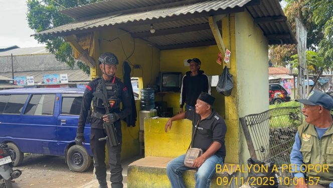
					Patroli Brimob Jabar Jaga Keamanan Wilayah Rancaekek