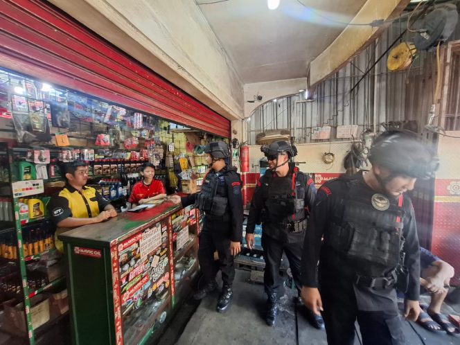 
					Patroli Dialogis Gegana Satbrimob Polda Jabar di Wilayah Jatinangor