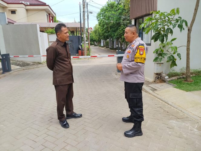 
					Bhabinkamtibmas Cipayung Laksanakan Cooling System dan Sosialisasi Program Jaga Jakarta+ di Perumahan Aksara