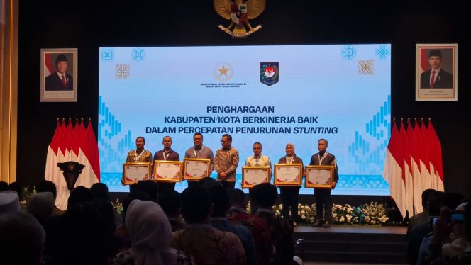 
					Tangsel Raih Penghargaan Kabupaten/Kota Berkinerja Baik dalam Percepatan Penurunan Stunting