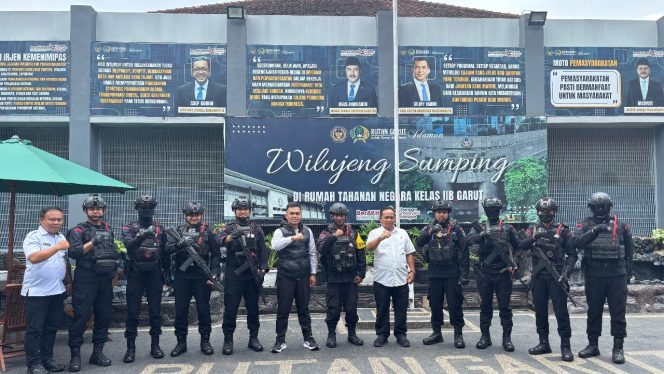 
					Pastikan Keamanan di Wilayah Hukum Polres Garut, Brimob Jabar Gencarkan Patroli Dialogis