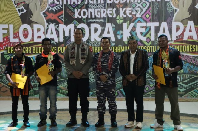
					Wakapolres Ketapang Bersama Forkopimda Hadiri Penutupan Pentas Seni Budaya Flobamora III dan Kongres Ke-2 Tahun 2025