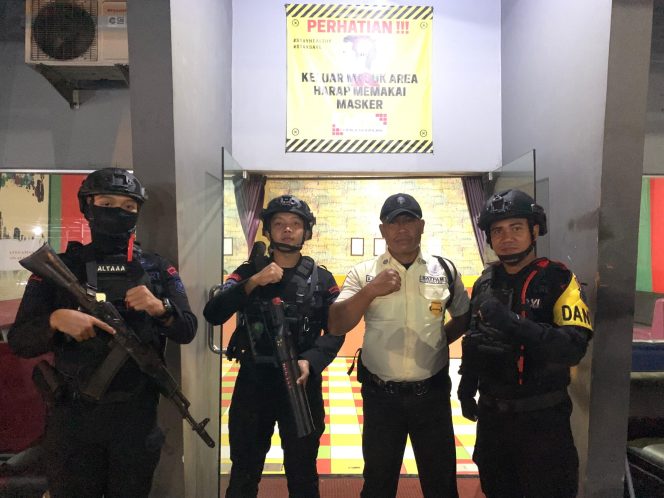 
					Patroli Dialogis Malam, Brimob Jabar Jaga Kamtibmas di Kabupaten Tasikmalaya – Ciamis
