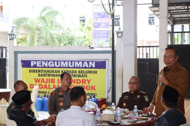 
					Wakapolres Ketapang Hadiri Coffee Morning Bersama Bupati dan Forkopimda di Ponpes Mambaul Khairat