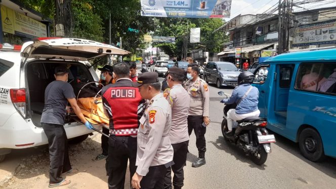 
					Mayat Pria Tanpa Identitas Ditemukan di Depan Showroom Ciputat, Polsek Ciputat Timur Cek TKP