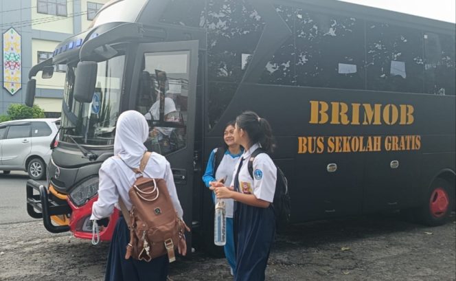 
					Brimob Kalteng Terus Jalankan Program Bus Sekolah Gratis untuk Pelajar di Palangka Raya