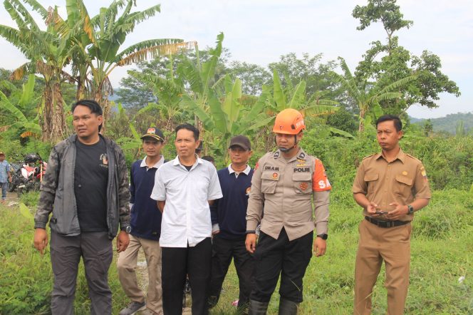 
					Brimob Jabar Tinjau Jembatan Ambruk di Wanajaya, Percepat Langkah Dukung Infrastruktur Nasional
