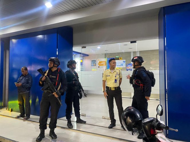 
					Patroli Jumat Malam, Brimob Jabar Jaga Pacet Tetap Aman