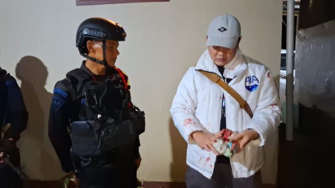 
					Patroli Malam Humanis, Brimob Jabar Jaga Kondusivitas Wilayah Pacet