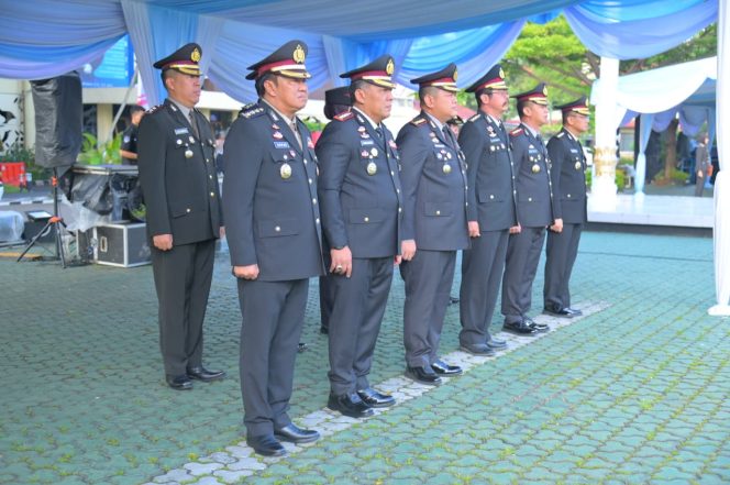 
					Perkuat Semangat, Pengabdian Kepada Bangsa dan Negara, Polda Jabar Gelar Upacara Hari Bela Negara Tahun 2025