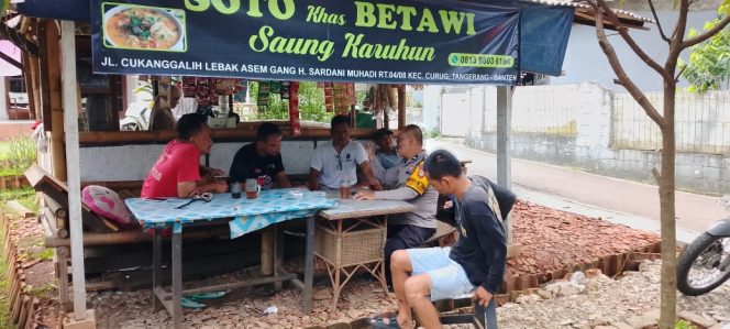 
					Pererat Sinergi dengan Warga, Bhabinkamtibmas Cukanggalih Laksanakan Sambang Wilayah