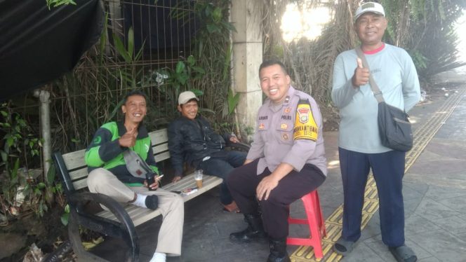 
					Cegah Gangguan Kamtibmas, Bhabinkamtibmas Setu Intensifkan Patroli di Jalan Raya Puspitek
