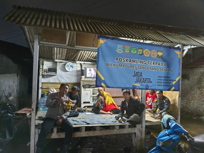 
					Ciptakan Lingkungan Aman, Bhabinkamtibmas Polsek Serpong Sambangi Poskamling Terpadu