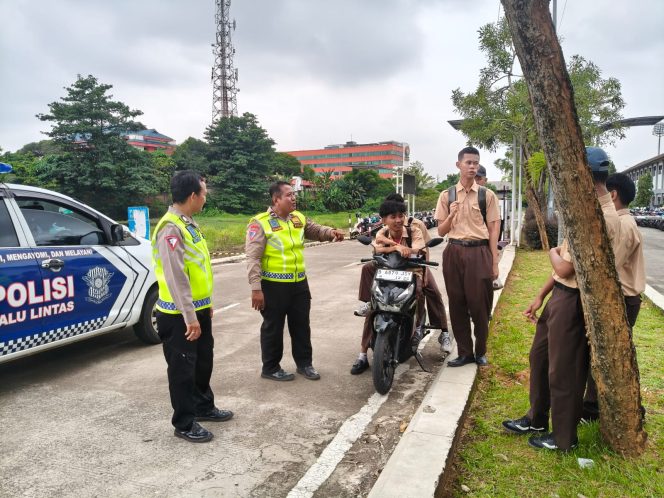 
					Cegah Tawuran Sejak Dini, Polsek Kelapa Dua Implementasikan Deklarasi CETAR di SMK 7 Bojong Nangka